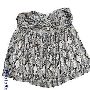 078 Torrid Strapless Peplum Top